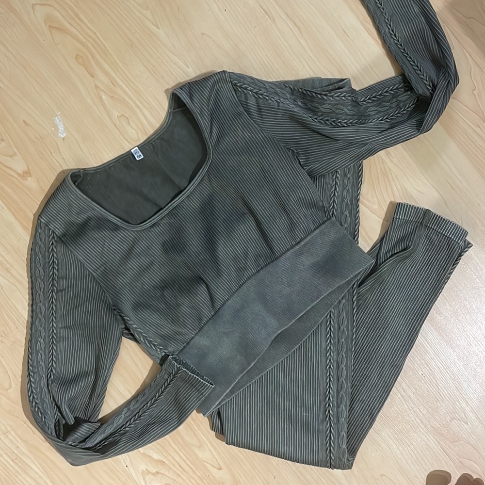 Offline by Aerie cable knit exercise set green